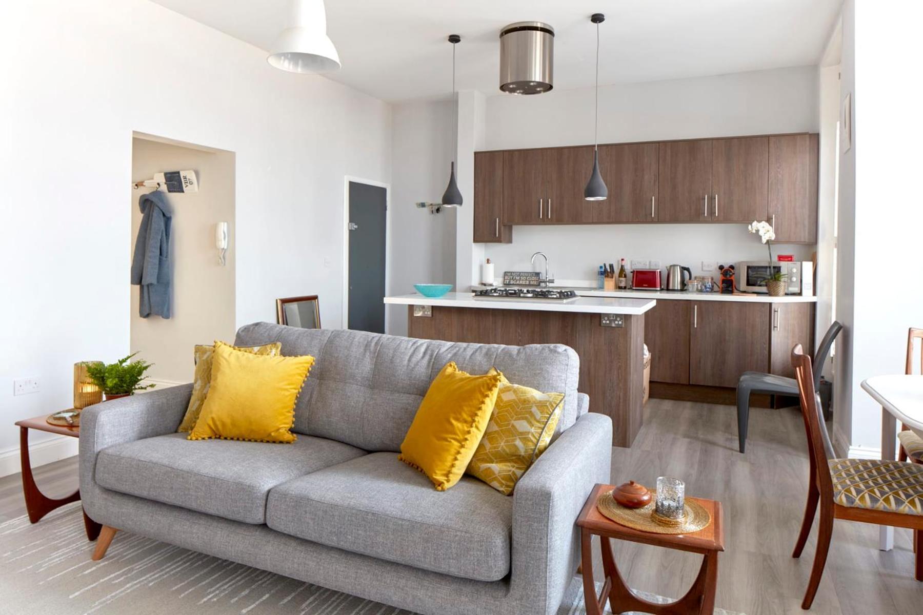 Spacious Beach Front Apartment With Stunning Sea Views เดล ภายนอก รูปภาพ