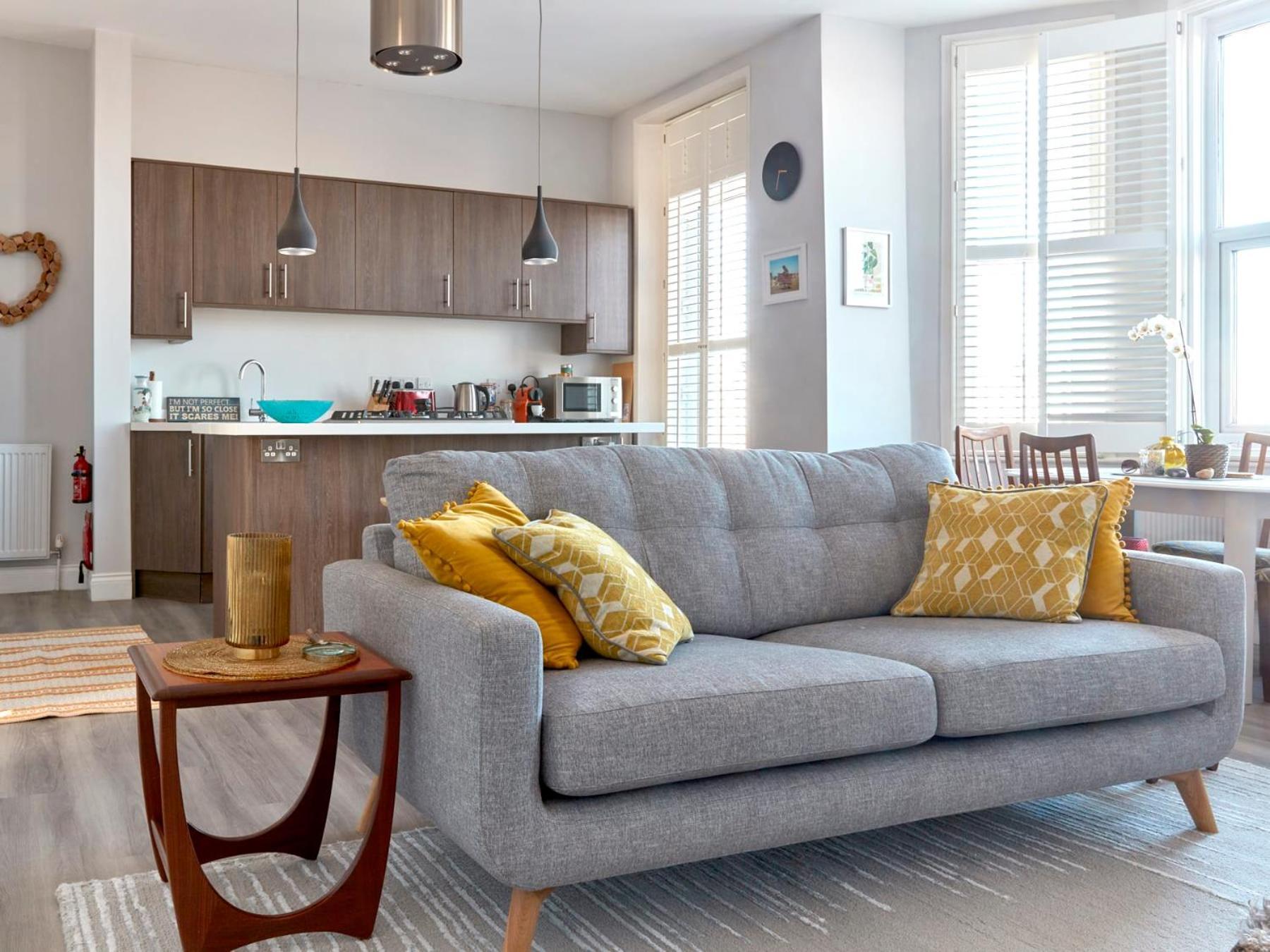 Spacious Beach Front Apartment With Stunning Sea Views เดล ภายนอก รูปภาพ